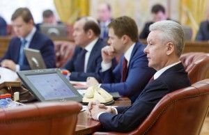 Сергей Собянин начал сокращение зарплат членов аппарата правительства  