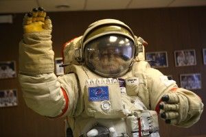 Космонавт расскажет об истории полетов на орбиту