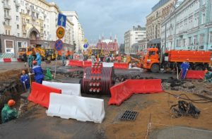 Работы по реконструкции Москворецкой набережной планируется закончить в 2017 году. Фото: агентство городских новостей "Москва"