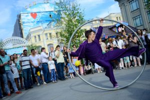 В рамках фестиваля "Московское мороженое" на Тверском бульваре открыты десять спортивных зон