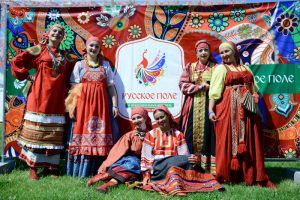 На московском фестивале испекут блины на водке