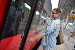Пассажиры смогут самостоятельно открывать двери поездов МЦК
