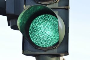 Трехцветная подсветка появится на опорах светофоров во всех округах Москвы. Фото: pixabay.com