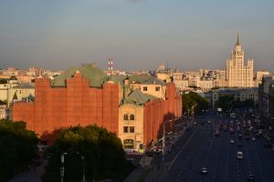 Летние лекции от Политеха пройдут в «зеленом амфитеатре» Ильинского сквера. Фото: "Вечерняя Москва"