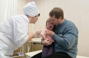 Прививку от гриппа в Москве теперь можно сделать в 73 центрах госуслуг. Фото: "Вечерняя Москва"