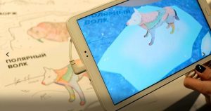 На электронных планшетах дети смогут нарисовать полярных обитателей и "оживить" их превратив в анимационные картинки или мини-мультфильмы. Фото: mos.ru