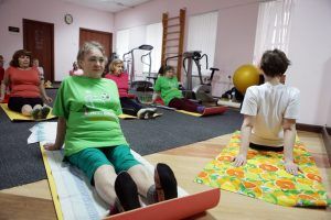 Занятия по йоге снова откроются в местном филиале Центра соцобслуживания. Фото: "Вечерняя Москва"