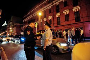 В Центральном округе столицы задержан подозреваемый в хранении наркотиков. Фото: "Вечерня Москва"