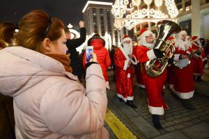 Парад Дедов Морозов пройдет в центре Москвы. Фото: "Вечерняя Москва"
