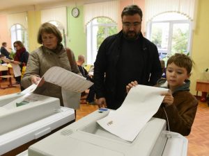 Число необходимых для регистрации кандидата в мэры Москвы подписей снижено вдвое. Фото: архив, «Вечерняя Москва»