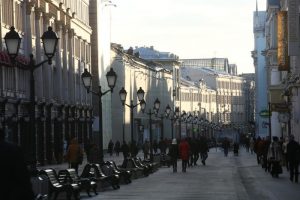 Москвичи смогут увидеть портреты фронтовиков на Никольской улице. Фото: архив, «Вечерняя Москва»