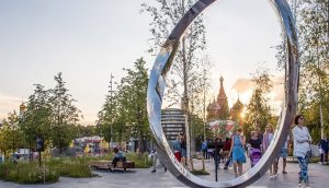 Скульптуры в стиле паблик-арт представили в парке «Зарядье». Фото: официальный сайт мэра и Правительства Москвы