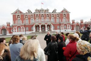 Жителям района проведут экскурсию по Петровскому путевому дворцу. Фото: Анна Иванцова, «Вечерняя Москва»