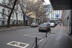 Бесплатной парковкой смогут воспользоваться москвичи 4 и 5 ноября. Фото: архив, «Вечерняя Москва»