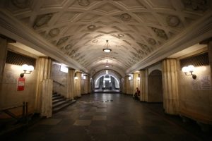Реконструкцию перехода на станции «Театральная» завершат в следующем году. Фото: архив, «Вечерняя Москва»