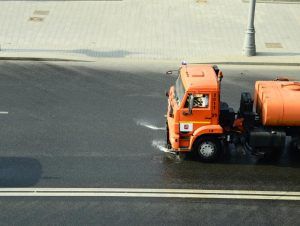 Техника для уборки и ремонта дорог столицы готова к летнему сезону. Фото: Анна Быкова, «Вечерняя Москва»