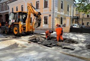 Специалисты «Жилищника» отремонтировали около 108 метров квадратных дорог в районе. Фото: Анна Быкова