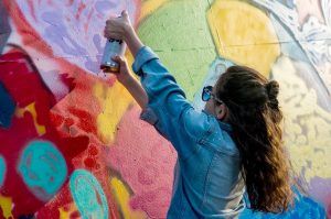Депутат МГД поддержала развитие граффити как современного искусства в городском промтранстве. Фото: сайт мэра Москвы