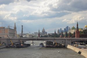 В первом полугодии объем несырьевого экспорта Москвы вырос почти на 40%. Фото: Анна Быкова