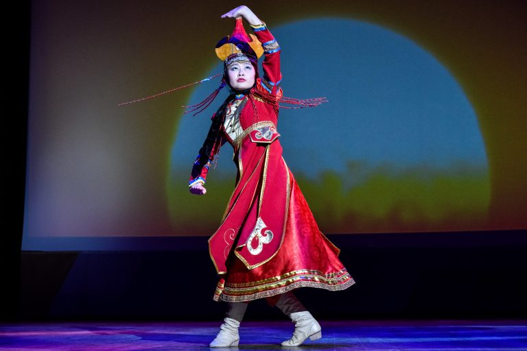 Выставку национальных костюмов открыли в Центре «Новослободский»