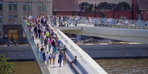 Москвичи смогут проголосовать за мост в парке «Зарядье» на портале «Активный гражданин». Фото: сайт мэра Москвы