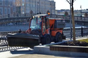 Дорожно-уборочную технику перевели на зимний режим работы. Фото: Анна Быкова, «Вечерняя Москва»