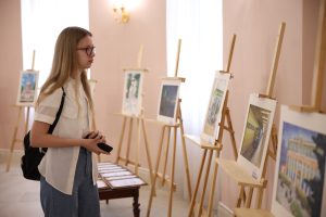 Выставка детских рисунков открылась в Московской городской Думе. Фото: пресс-служба Мосгорнаследия