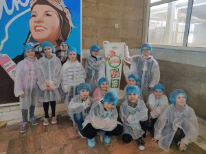 Ученики школы №1574 посетили экскурсию по фабрике «Слобода». Фото: Telegram-канал школы