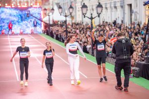 Забег на Никольской улице открыл Неделю легкой атлетики в столице. Фото: сайт мэра Москвы