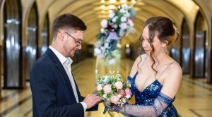 Три пары поженились на станции метро «Маяковская». Фото со страницы Московского метрополитена в социальных сетях