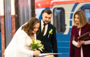 Церемонии бракосочетания прошли на «Маяковской». Фото: Telegram-канал Дептранса