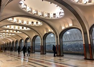 Московские пары проведут бракосочетание на «Маяковской». Фото: Анна Быкова, «Вечерняя Москва»