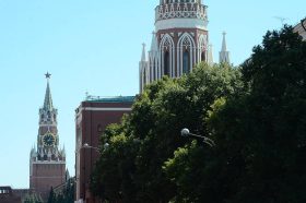 В Московской прокуратуре напомнили об ответственности за незаконный запуск беспилотников. Фото: Анна Быкова, «Вечерняя Москва»