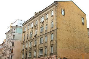 Дом с пилястрами обновят в районе. Фото: фонд капитального ремонта многоквартирных домов города Москвы