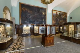 Полотна Генриха Семирадского восстановят специалисты исторического музея. Фото: Telegram-канал Агентства городских новостей «Москва»