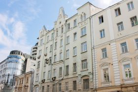 Здание похожее на замок в районе отремонтируют. Фото: пресс-служба Фонда капитального ремонта города Москвы