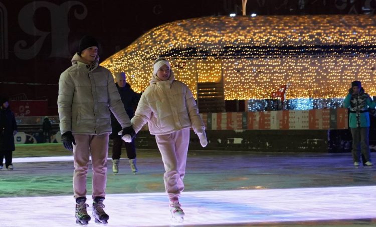 Каток откроют в Новослободском парке. Фото: Анна Быкова, «Вечерняя Москва»