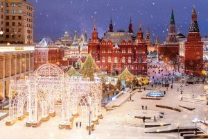 Ряд площадей в районе украсили световыми арками. Фото: Telegram-канал КГХ города Москвы