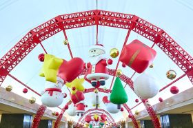 Несколько станций в районе украсили к Новому году. Фото: пресс-служба Московского метрополитена