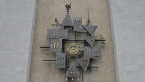 На фасаде Театра кукол имени Сергея Образцова запустили часы в тестовом режиме. Фото: Анна Малакмадзе, «Вечерняя Москва»