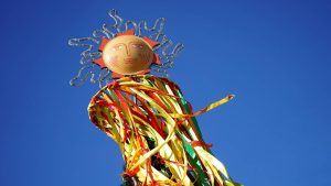 Красный диск блина садится на площадях в районе. Фото: Анна Быкова, «Вечерняя Москва»