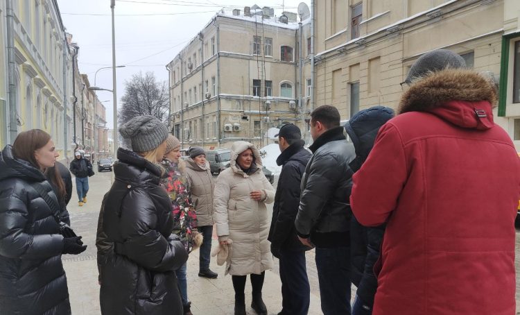 Обход территории провел глава управы. Фото: страница управы Тверского района в социальных сетях