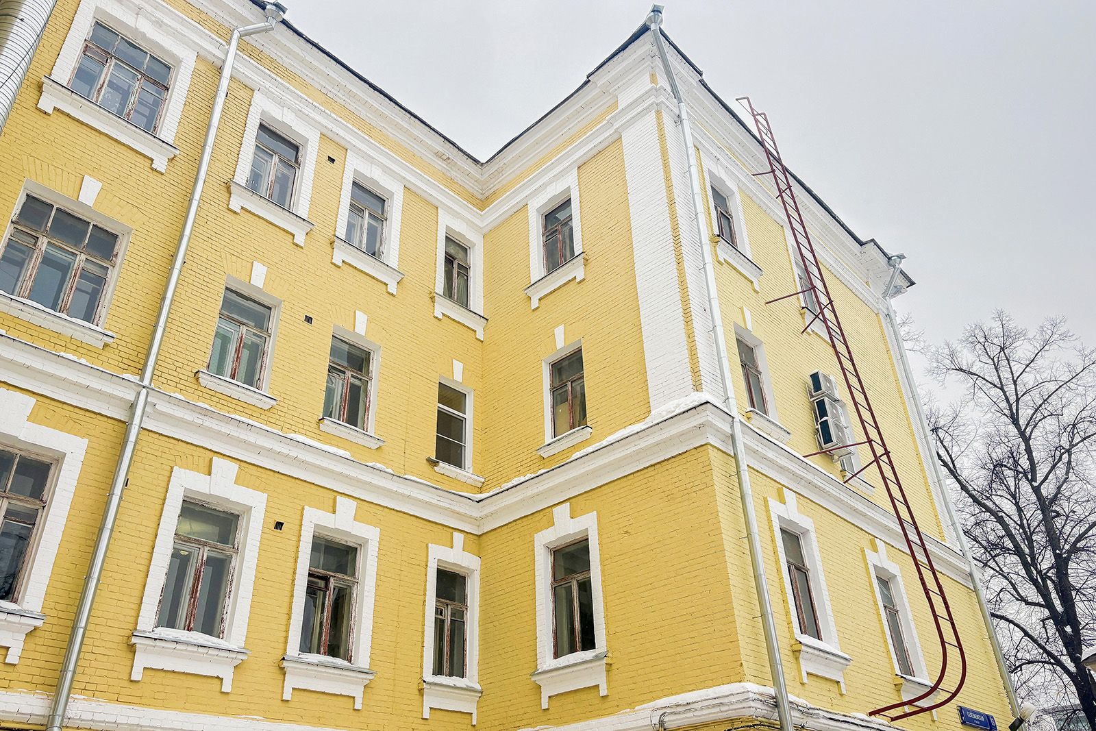 Дом с ризалитами в районе привели в порядок. Фото: Фонд капитального ремонта многоквартирных домов города Москвы